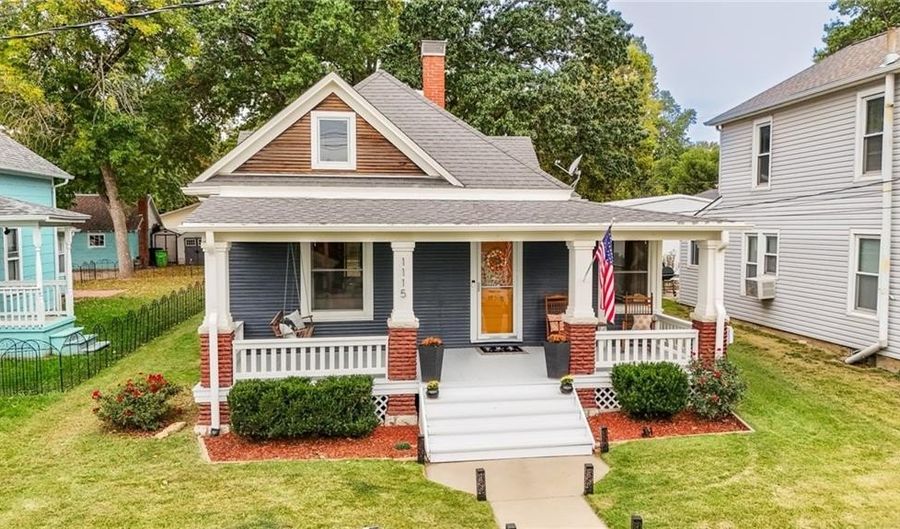 1115 7th St, Baldwin City, KS 66006 - 2 Beds, 1 Bath