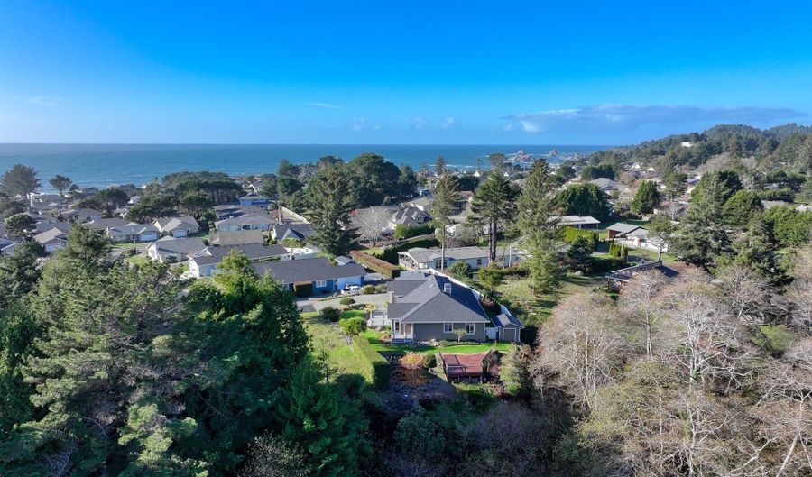 96546 SUNRIDGE Ter, Brookings, OR 97415 - 3 Beds, 2 Bath