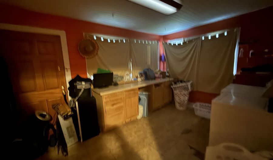 504 S Long St, Aberdeen, MS 39730 - 3 Beds, 1 Bath