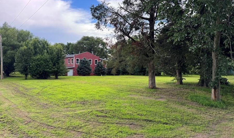 304 Grace, Aurora, NE 68818 - 2 Beds, 2 Bath