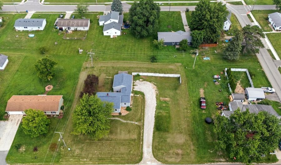 507 W State St, Ashley, IN 46705 - 3 Beds, 2 Bath