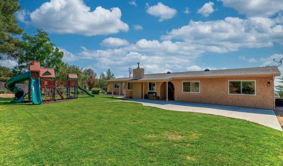 3008 N Victoria Dr, Alpine, CA 91901 - 3 Beds, 3 Bath