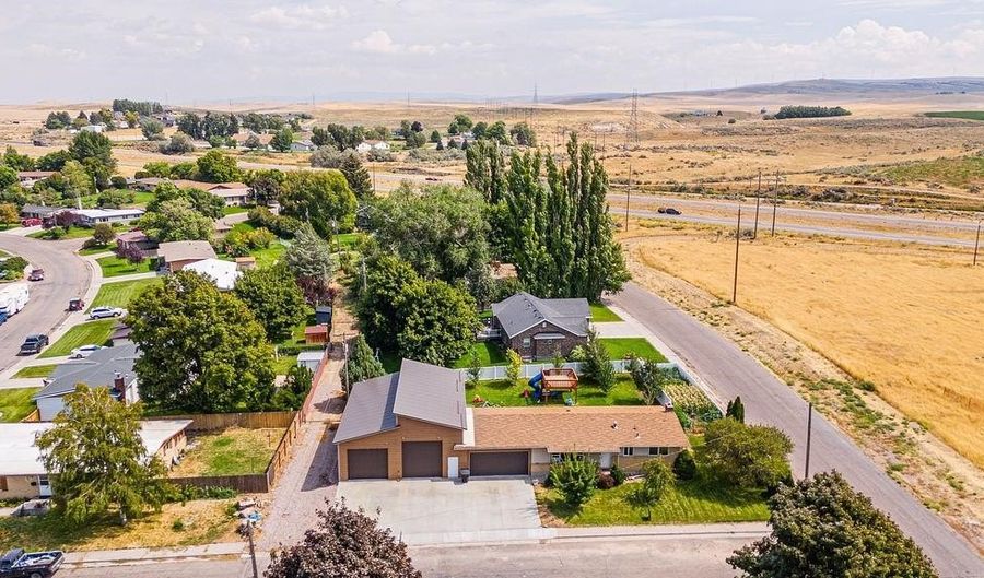775 Pierce, American Falls, ID 83201 - 4 Beds, 2 Bath