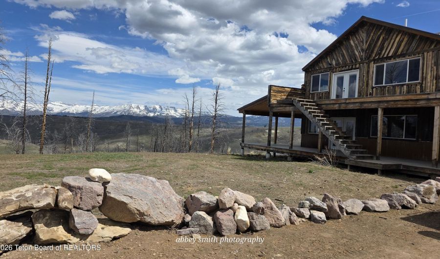 118 UPPER PICNIC RIDGE Rd, Bondurant, WY 82922 - 3 Beds, 3 Bath