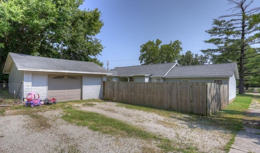 504 E 6th St, Baxter Springs, KS 66713 - 4 Beds, 2 Bath