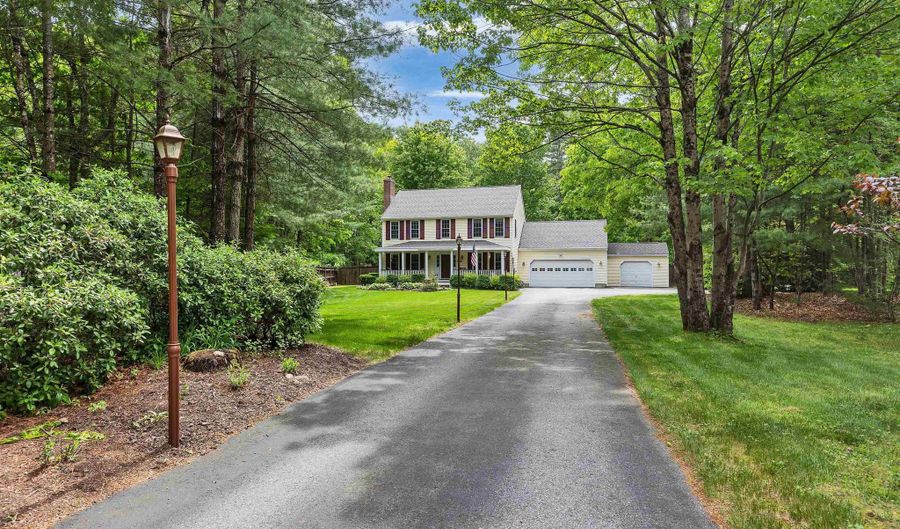 5 Captain Danforth Ln, Amherst, NH 03031 - 3 Beds, 3 Bath