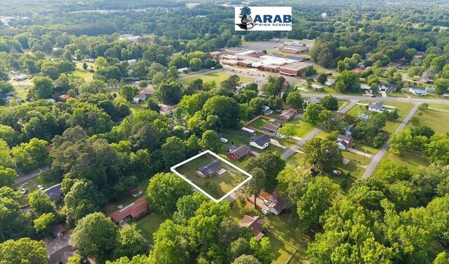 613 7TH St, Arab, AL 35016 - 3 Beds, 2 Bath