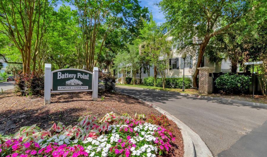107 Bryan Dr, Beaufort, SC 29902 - 4 Beds, 4 Bath