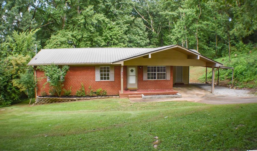 6215 MAY St, Anniston, AL 36206 - 3 Beds, 2 Bath