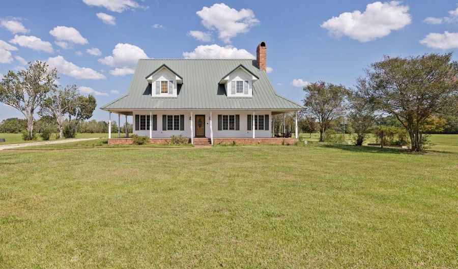 15011 S Guegnon St, Abbeville, LA 70510 - 4 Beds, 3 Bath