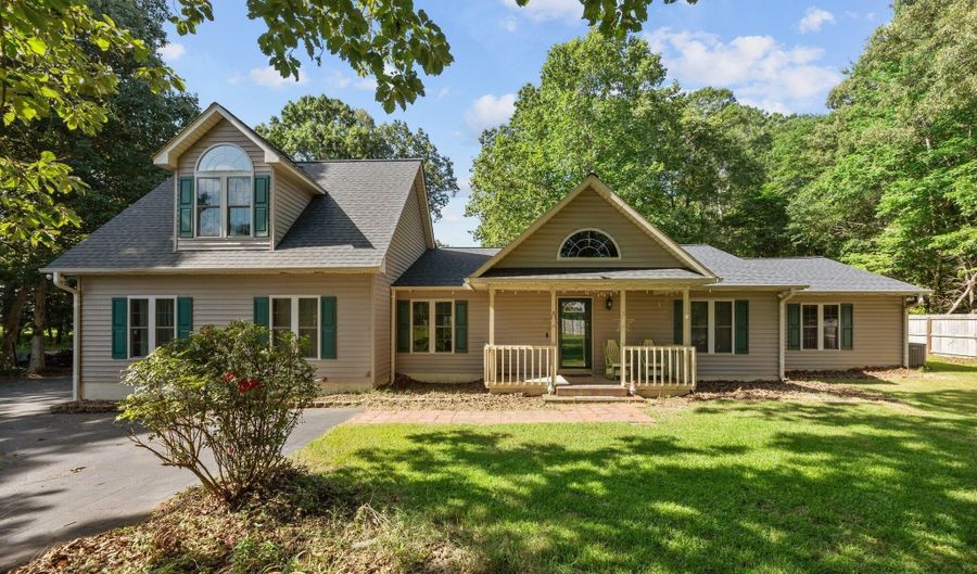 2554 Doc Loftin Rd, Ayden, NC 28513 - 3 Beds, 4 Bath
