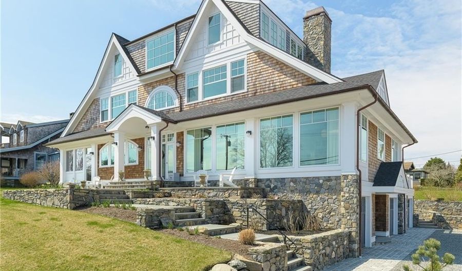 30 Walcott Ave, Jamestown, RI 02835 - 4 Beds, 6 Bath