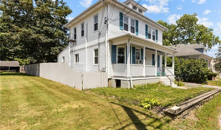 291 Maple Ave 1, Barrington, RI 02806 - 2 Beds, 1 Bath