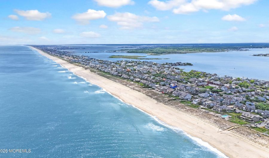 571 Main Ave, Bay Head, NJ 08742 - 5 Beds, 4 Bath