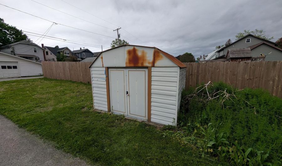 2022 Pleasant Valley Blvd, Altoona, PA 16602 - 3 Beds, 1 Bath