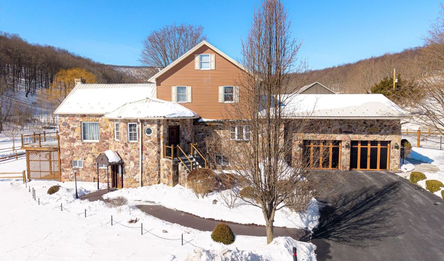 1409 Dunkard Hollow Rd, Alum Bank, PA 15521 - 3 Beds, 3 Bath