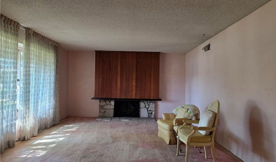 2914 W Rogers Ct, Anaheim, CA 92804 - 4 Beds, 2 Bath