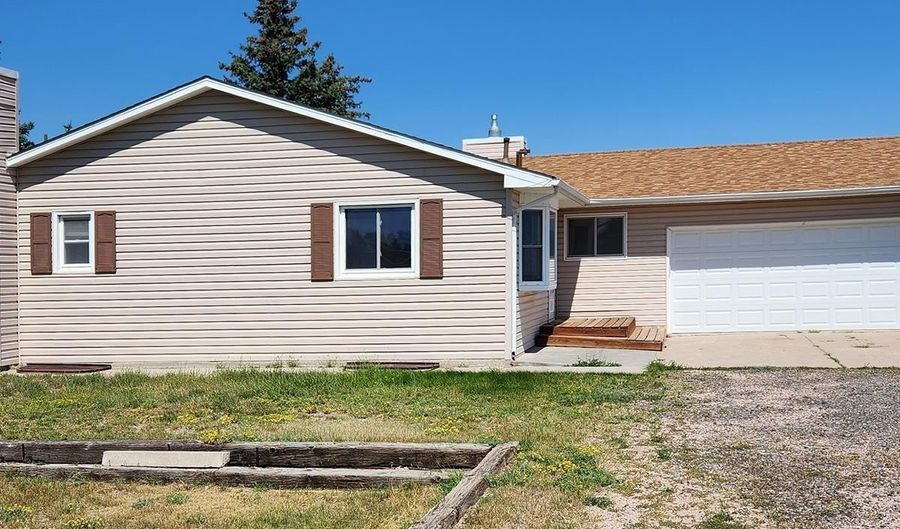 2902 MCKINNEY Dr, Cheyenne, WY 82009 - 4 Beds, 3 Bath