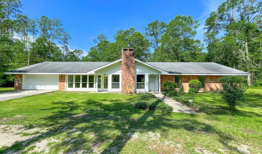 190 Sycamore Rd, Carriere, MS 39426 - 4 Beds, 2 Bath