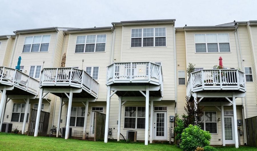 20471 ALICENT Ter, Ashburn, VA 20147 - 2 Beds, 4 Bath