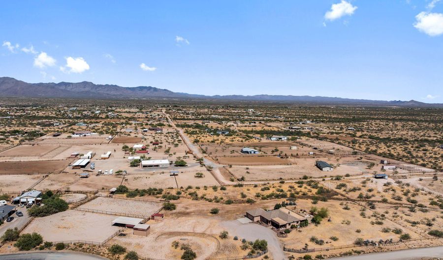 27755 S Clydesdale Ave, Congress, AZ 85332 - 3 Beds, 2 Bath