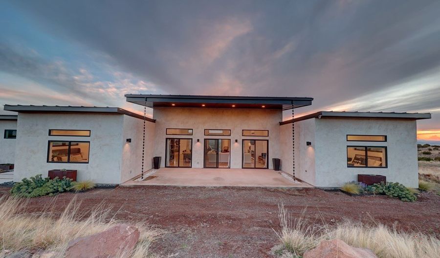 28 Scenic Ridge Dr S, Alpine, TX 79830 - 3 Beds, 3 Bath