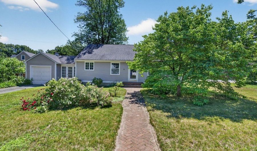 90 Lowell St, Andover, MA 01810 - 3 Beds, 1 Bath