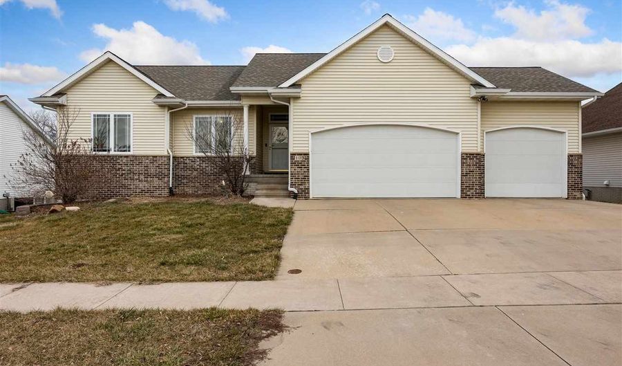103 Whispering Wind Ln, Center Point, IA 52213 - 4 Beds, 3 Bath