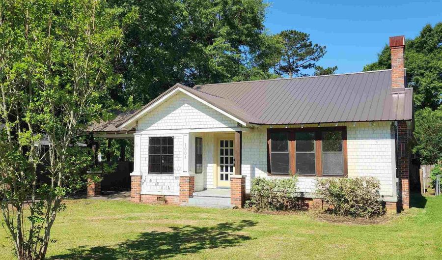1004 S Pensacola Ave, Atmore, AL 36502 - 4 Beds, 2 Bath