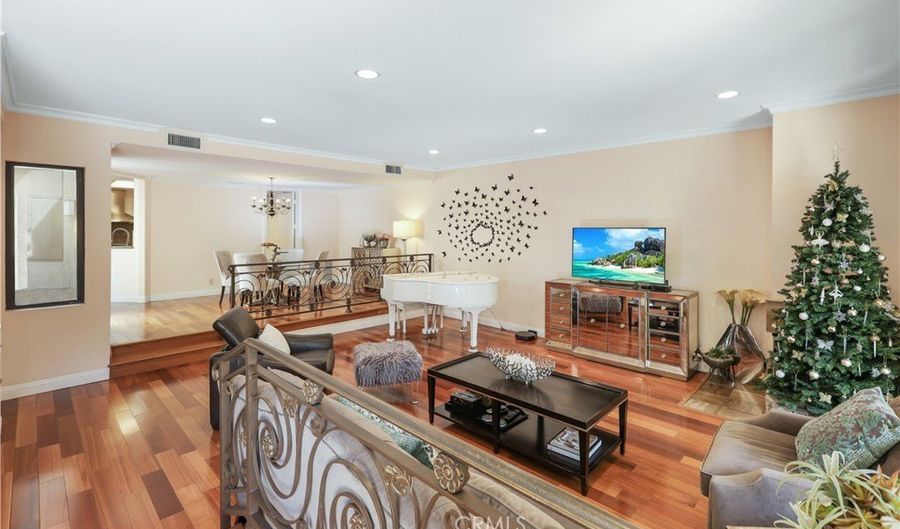 2235 Century Hl, Los Angeles, CA 90067 - 2 Beds, 3 Bath