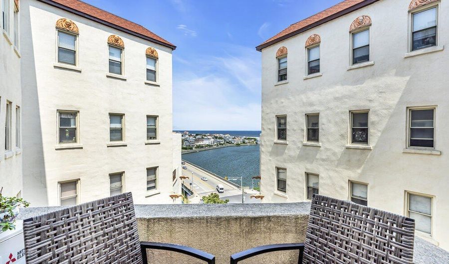 400 Deal Lake Dr 8F, Asbury Park, NJ 07712 - 2 Beds, 2 Bath