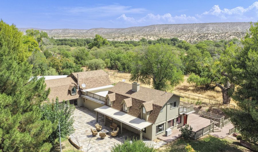 1560 W HORSESHOE BEND Dr, Camp Verde, AZ 86322 - 5 Beds, 5 Bath