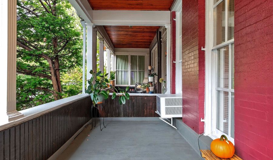 103 W 33RD St, Bayonne, NJ 07002 - 3 Beds, 2 Bath