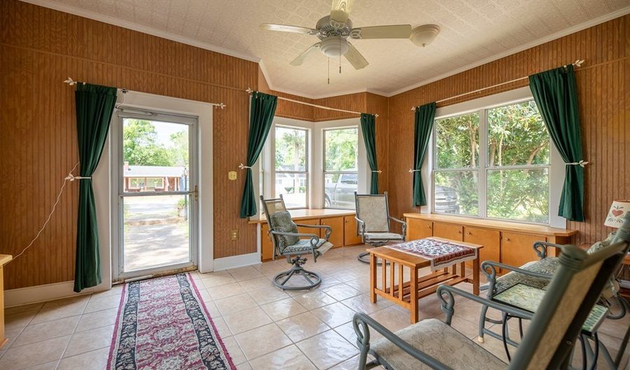 632 E. Evans St, Bainbridge, GA 39819 - 3 Beds, 2 Bath