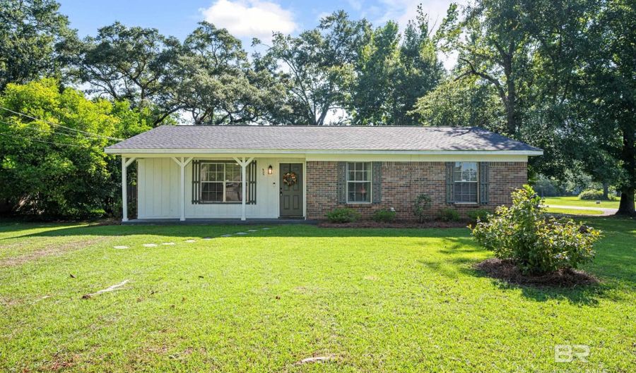 400 Collier Ave, Bay Minette, AL 36507 - 3 Beds, 2 Bath