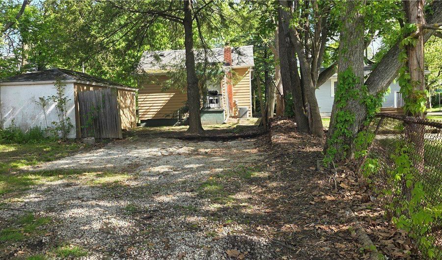147 Brighton Dr, Akron, OH 44301 - 3 Beds, 1 Bath