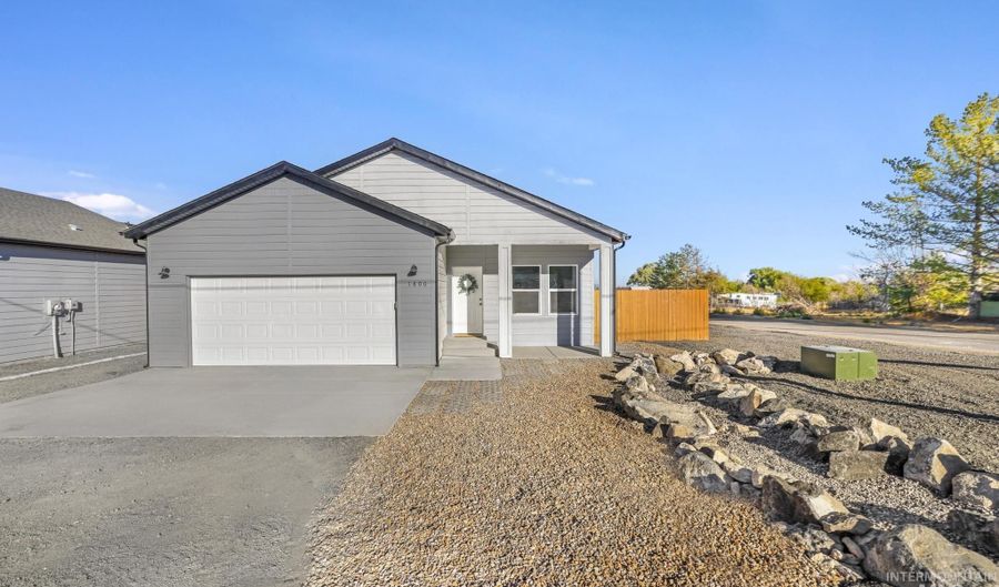 1800 Poplar Ave, Buhl, ID 83316 - 3 Beds, 2 Bath