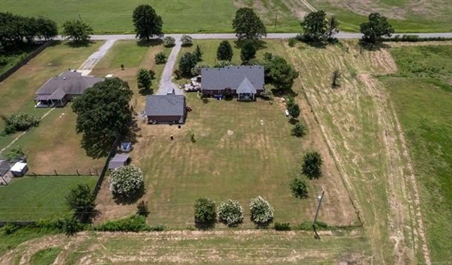 1093 W Boggy Depot, Atoka, OK 74525 - 4 Beds, 3 Bath