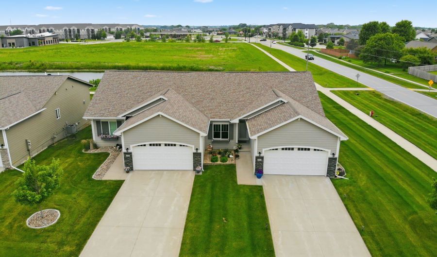 2404 3rd Ave SE, Altoona, IA 50009 - 3 Beds, 3 Bath