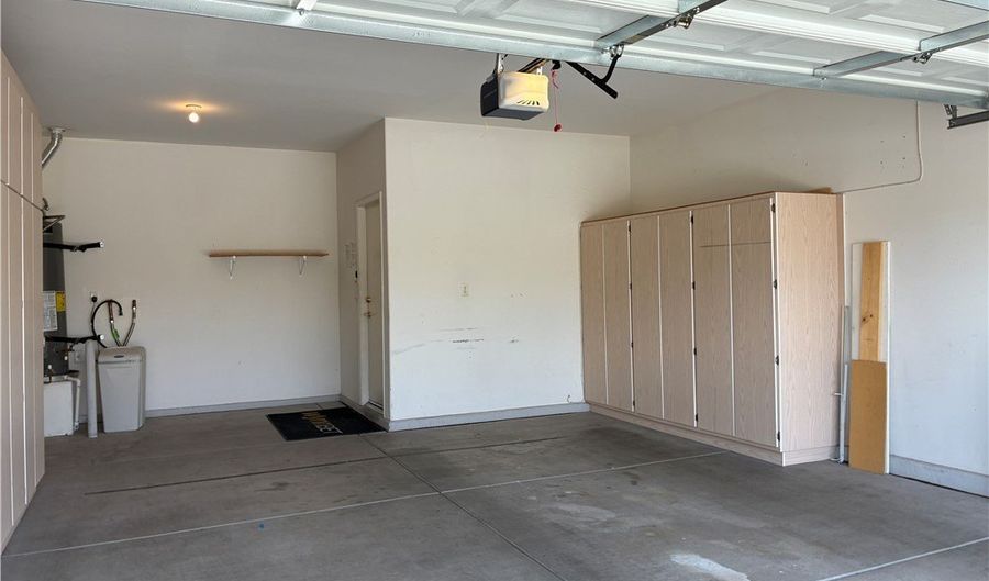 2581 Leighton Ave, Henderson, NV 89052 - 2 Beds, 2 Bath