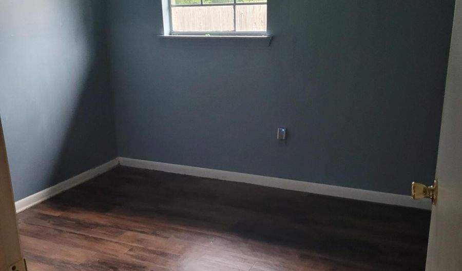 15512 Anderson Dr, Biloxi, MS 39532 - 4 Beds, 2 Bath