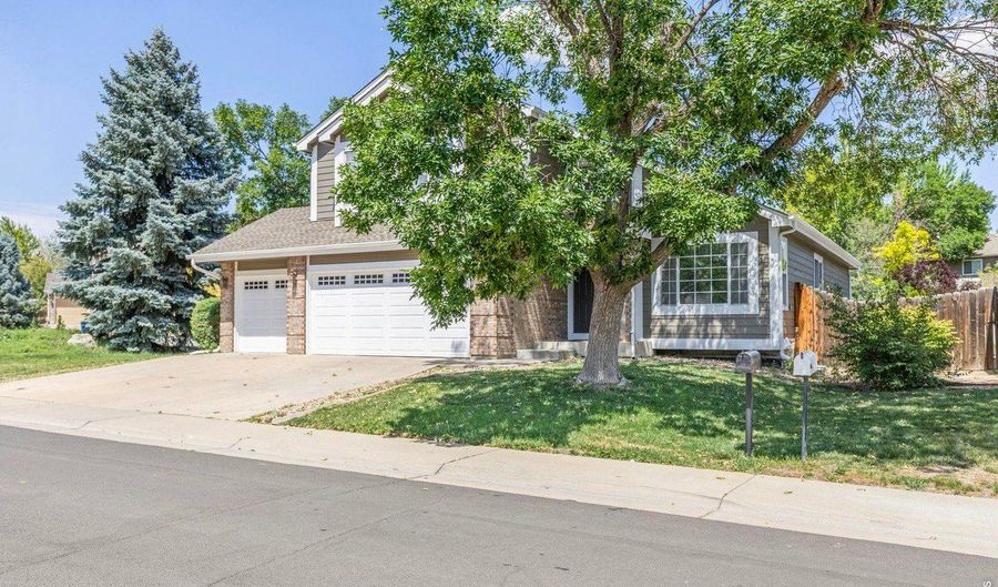 1630 Hemlock Way, Broomfield, CO 80020 - 6 Beds, 4 Bath