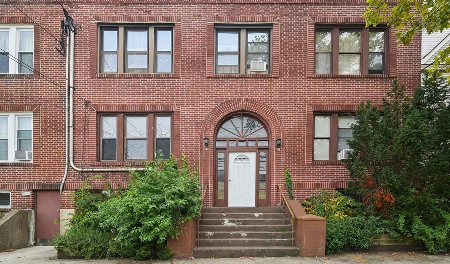 452 AVENUE E 8, Bayonne, NJ 07002 - 1 Beds, 1 Bath
