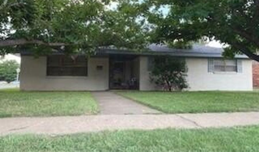 3601 EDDY St, Amarillo, TX 79109 - 3 Beds, 2 Bath