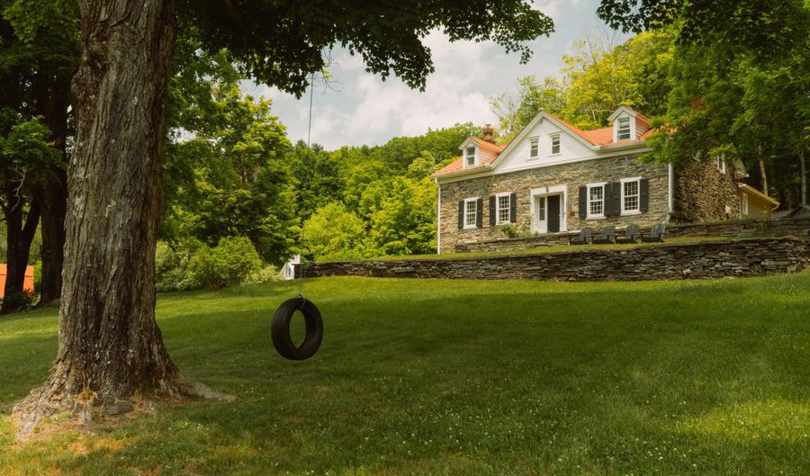 31 Upper Whitfield Rd, Accord, NY 12404 - 4 Beds, 4 Bath