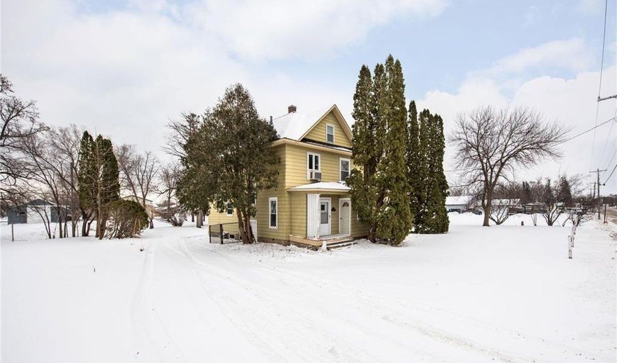 1205 N Nokomis, Alexandria, MN 56308 - 4 Beds, 2 Bath