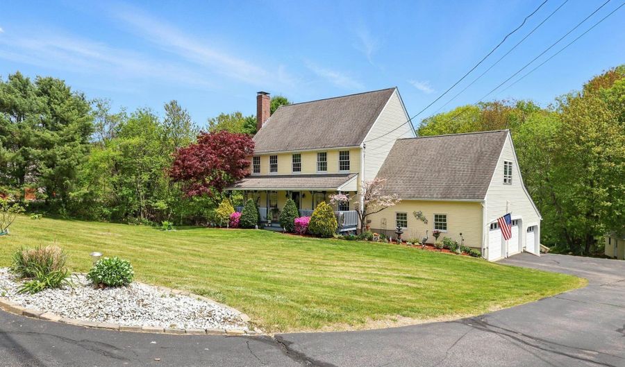 55 Robinson Ln, Barrington, NH 03825 - 3 Beds, 3 Bath
