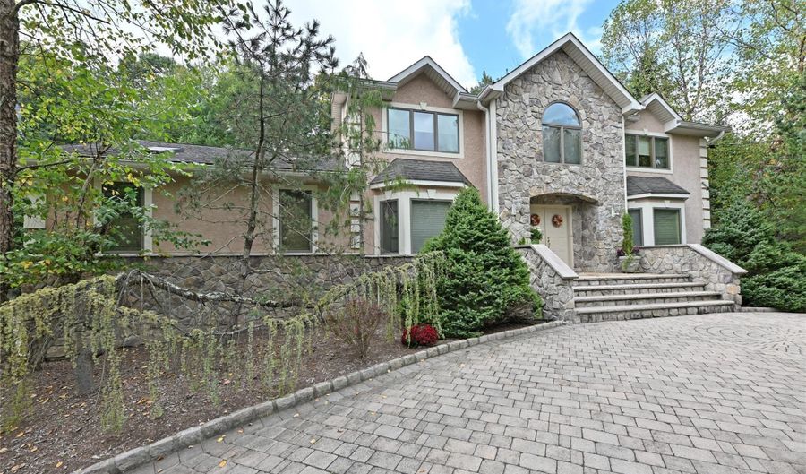 191 Cherry Ln, Airmont, NY 10952 - 5 Beds, 5 Bath
