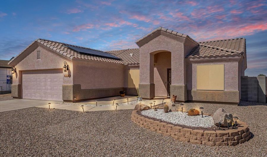 10852 W COVE Dr, Arizona City, AZ 85123 - 3 Beds, 2 Bath