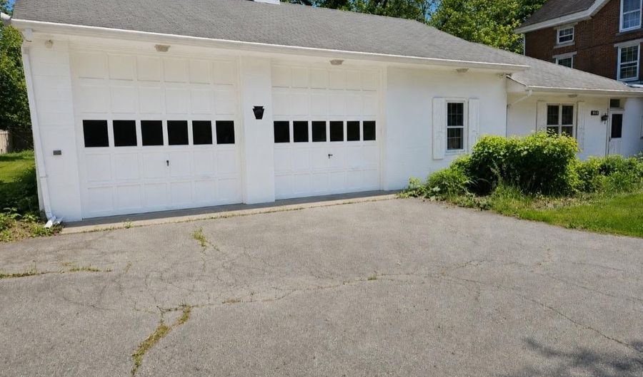 900 HOMESTEAD Ln, Ambler, PA 19002 - 5 Beds, 3 Bath